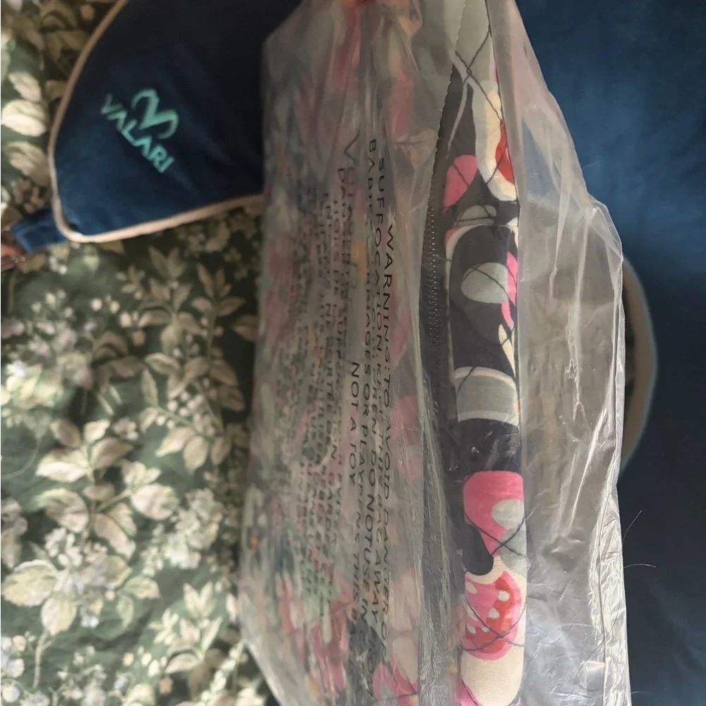 Colorful Quilted Vera Bradley, laptop, notebook, case new and sealed in plastic